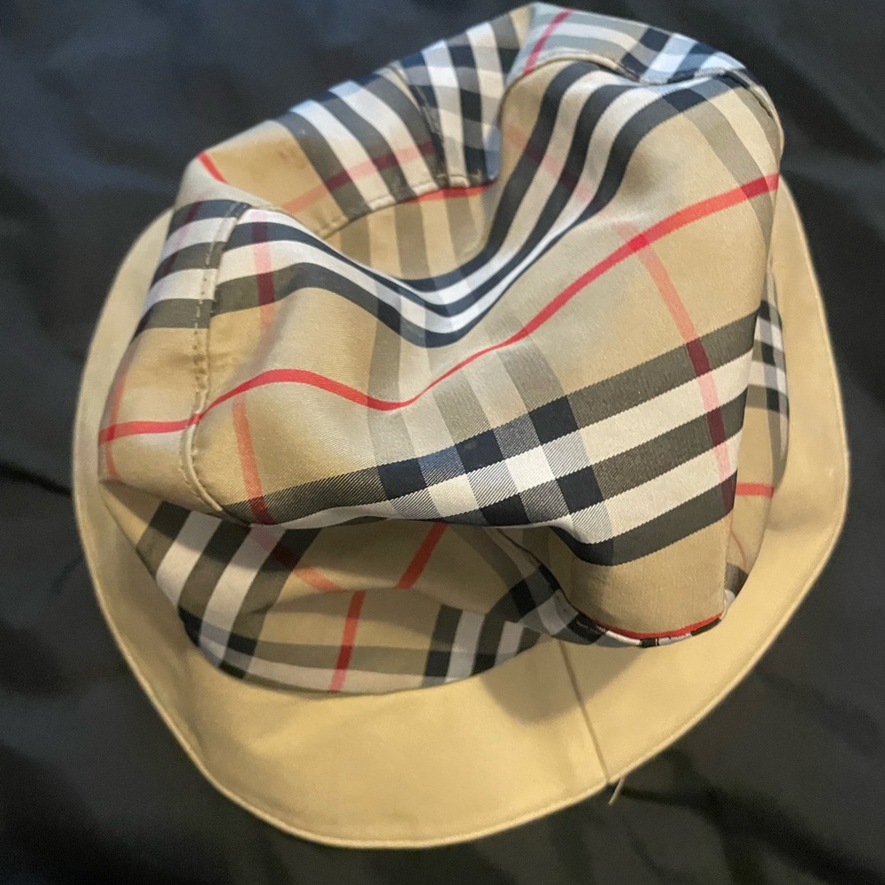 Burberry hat